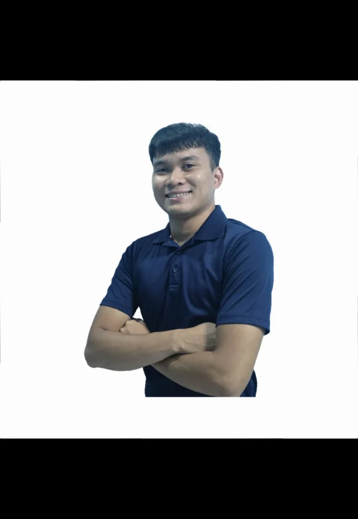 a photo of a professional guy in the seo industry